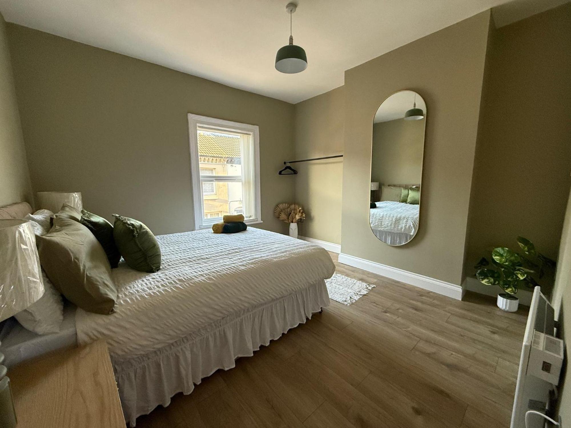 Modern 3-bed Near Stadium & Liverpool