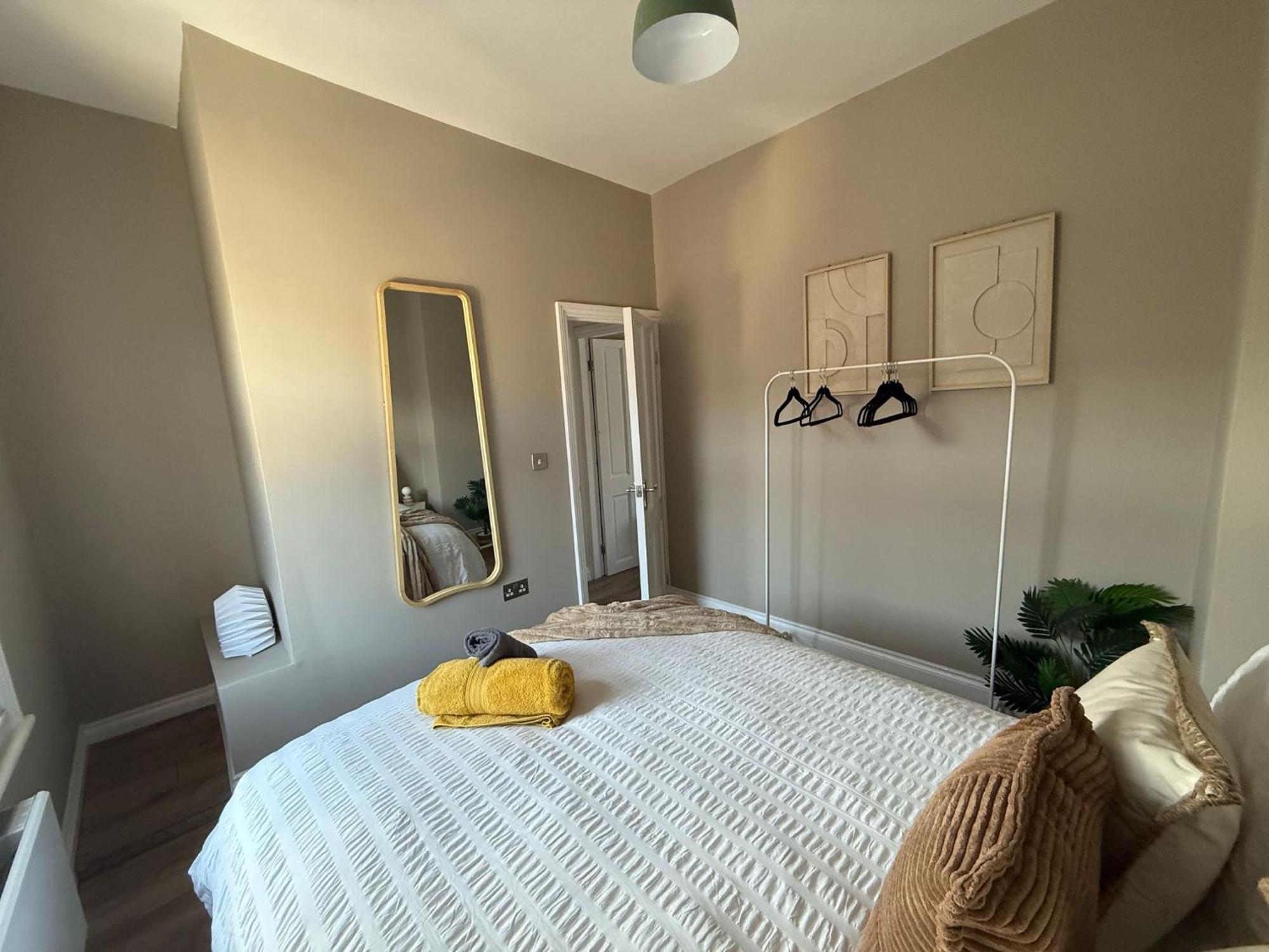 Modern 3-bed Near Stadium & Holiday home Liverpool