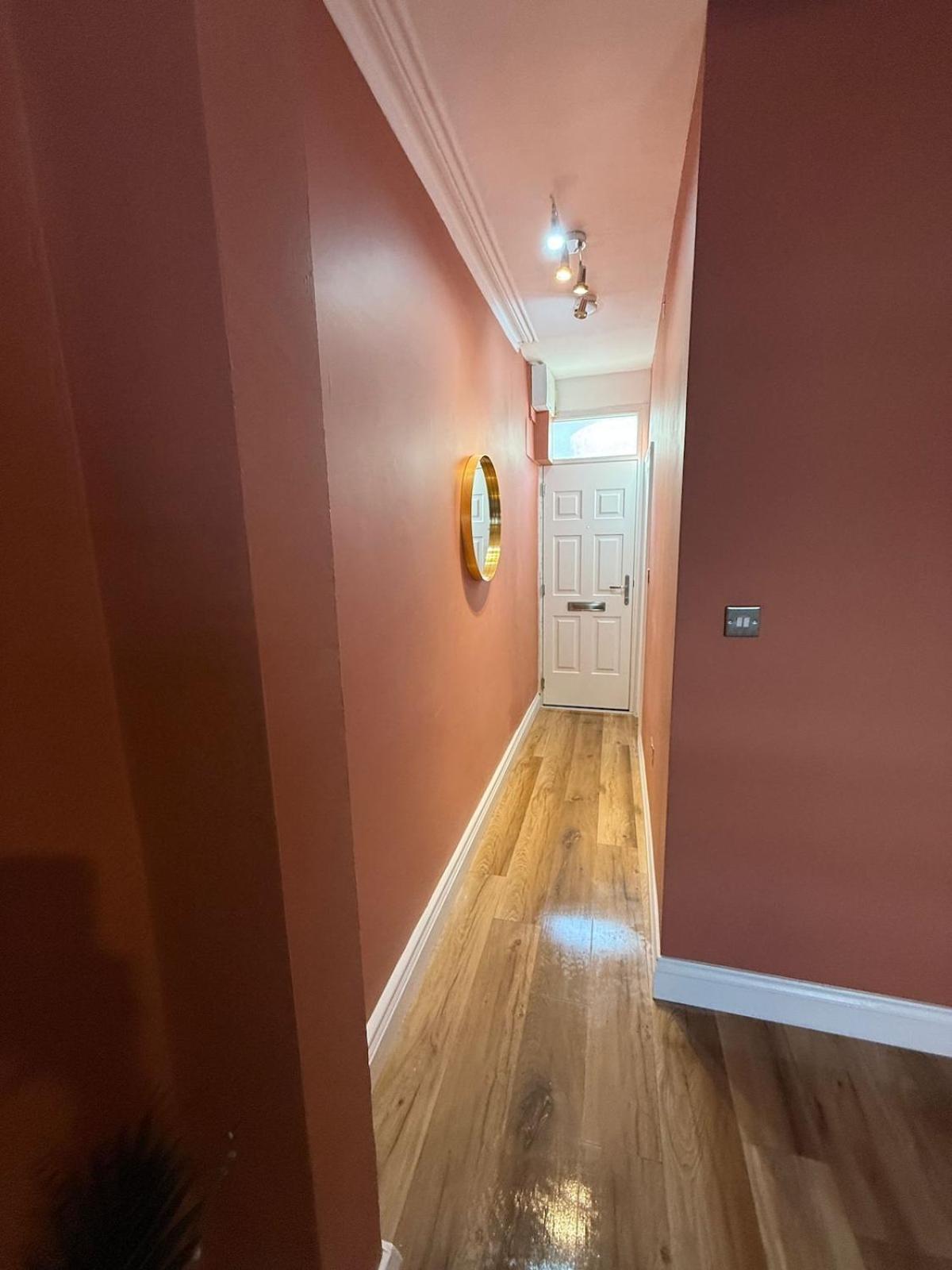 Modern 3-bed Near Stadium & *